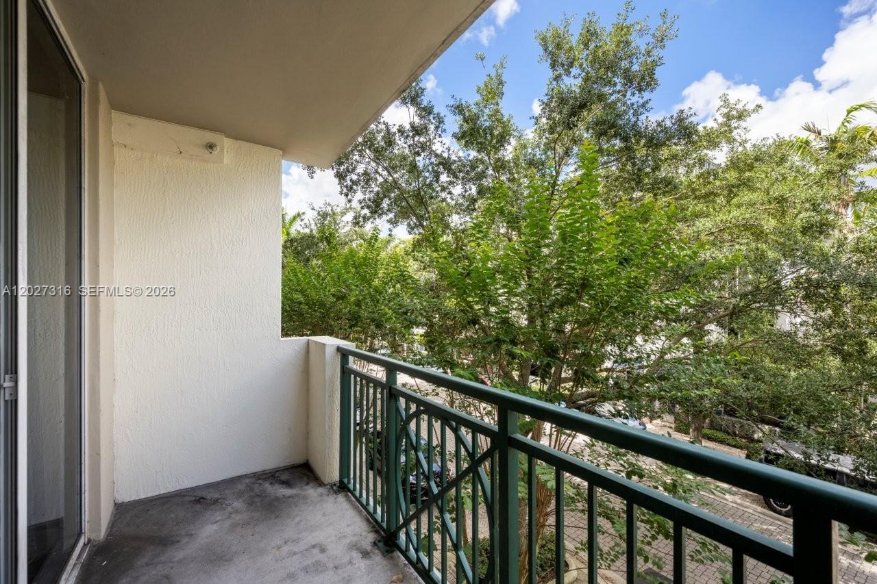 VERANDA CONDO - Residential