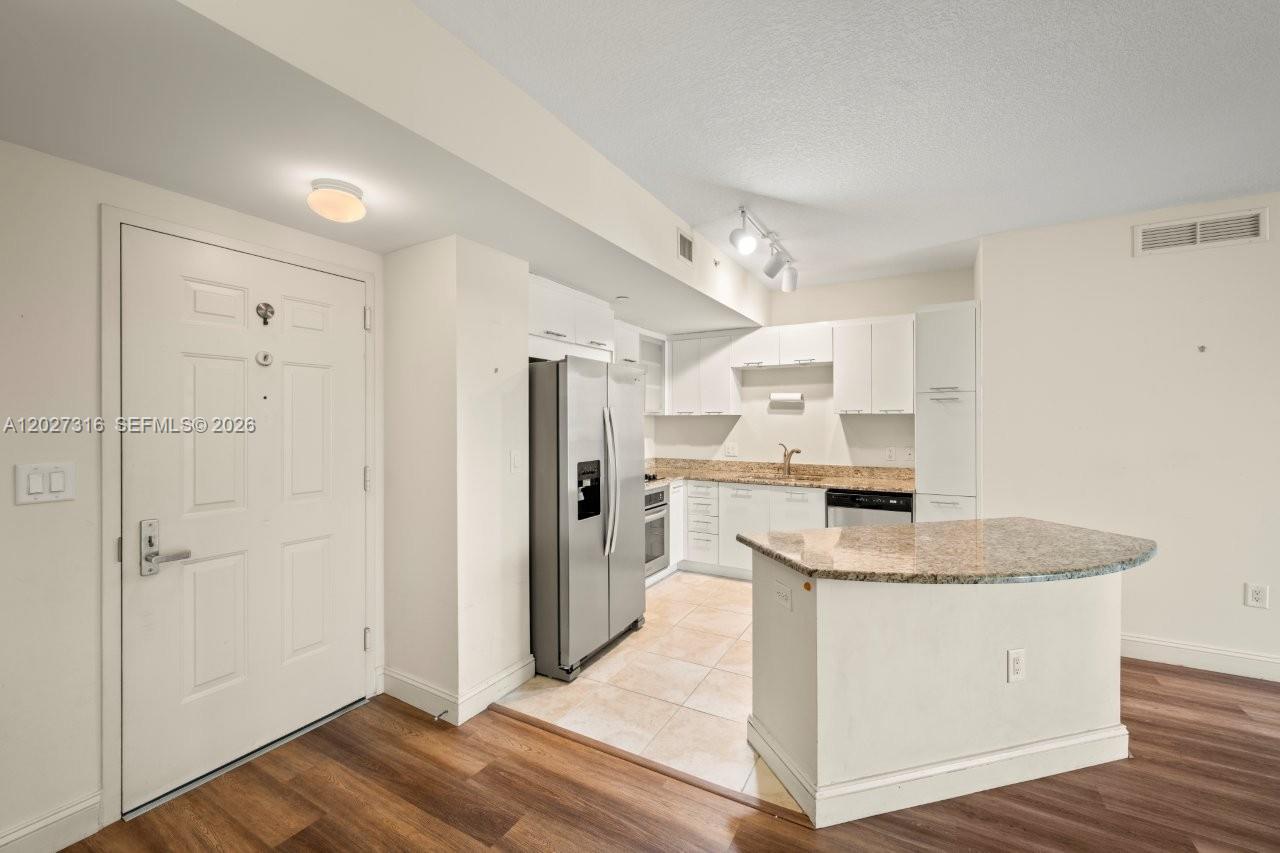 VERANDA CONDO - Residential