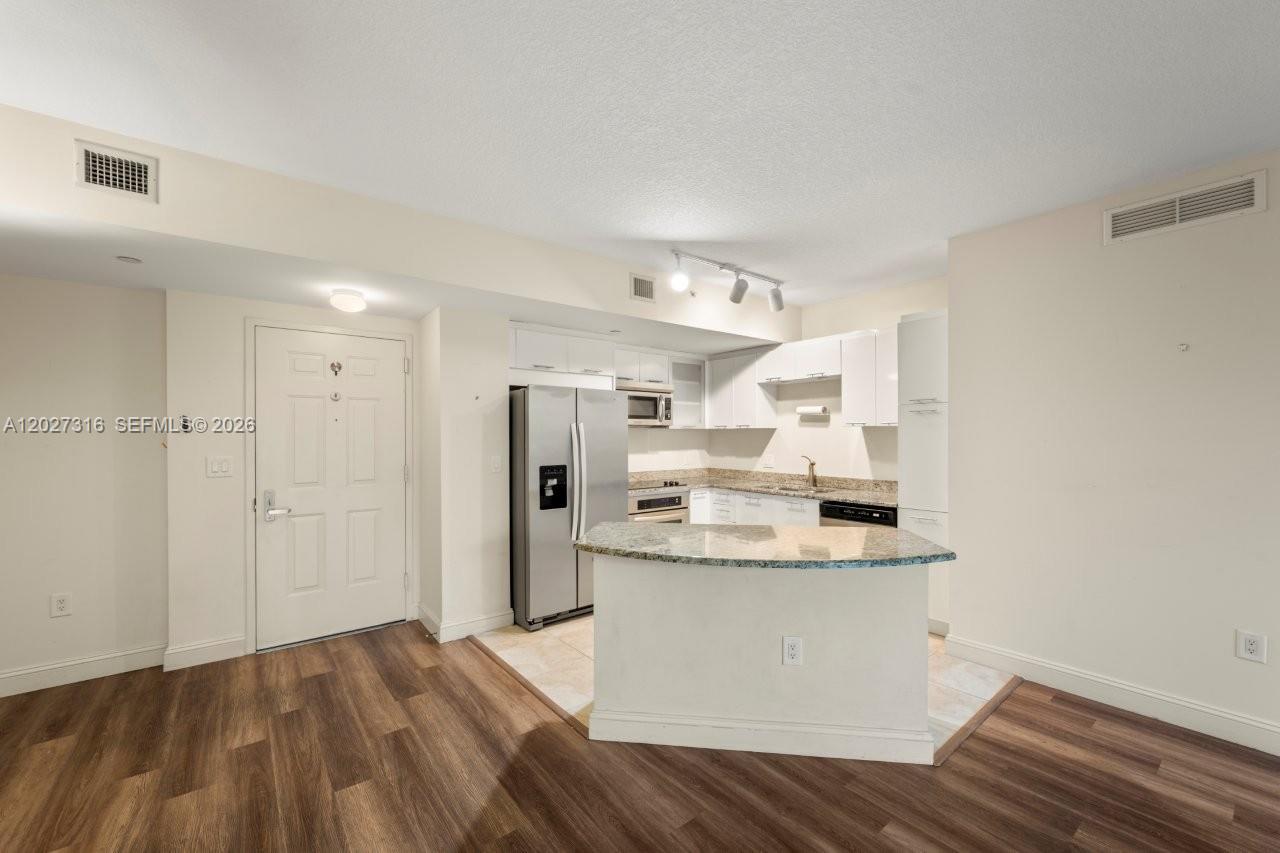 VERANDA CONDO - Residential