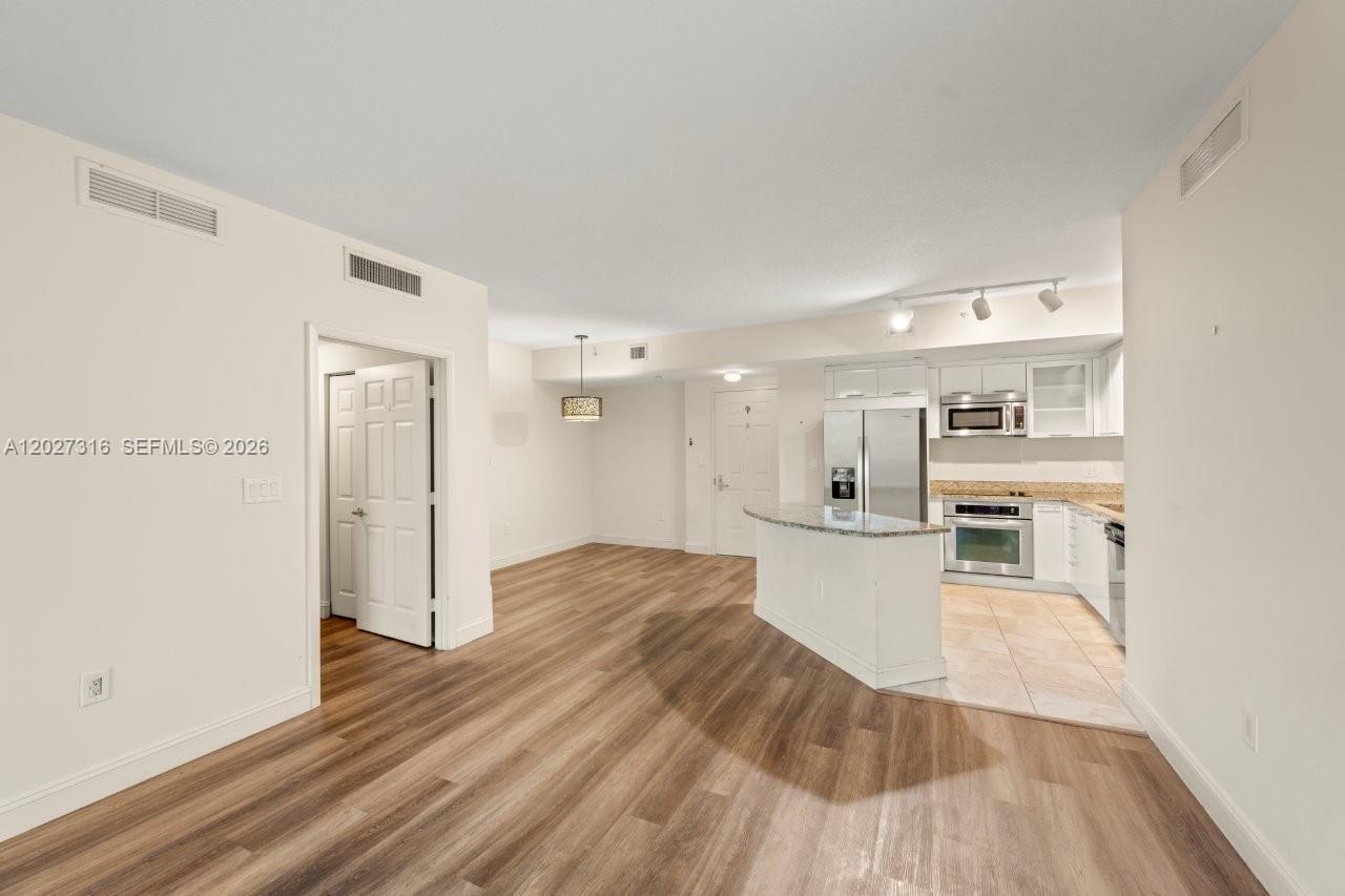 VERANDA CONDO - Residential