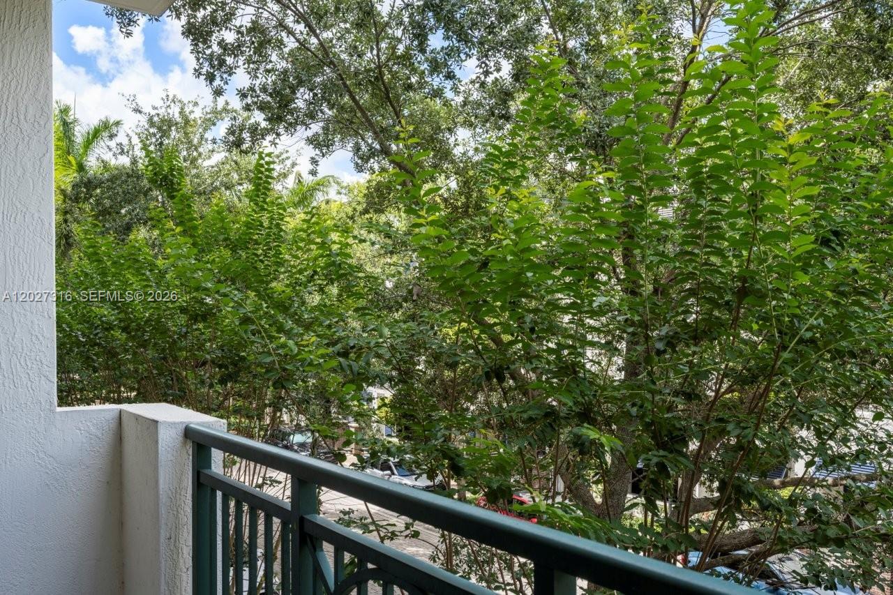 VERANDA CONDO - Residential