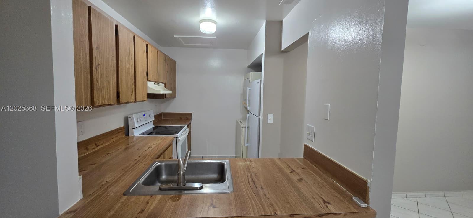 LAGO GRANDE ONE CONDO - Residential Lease