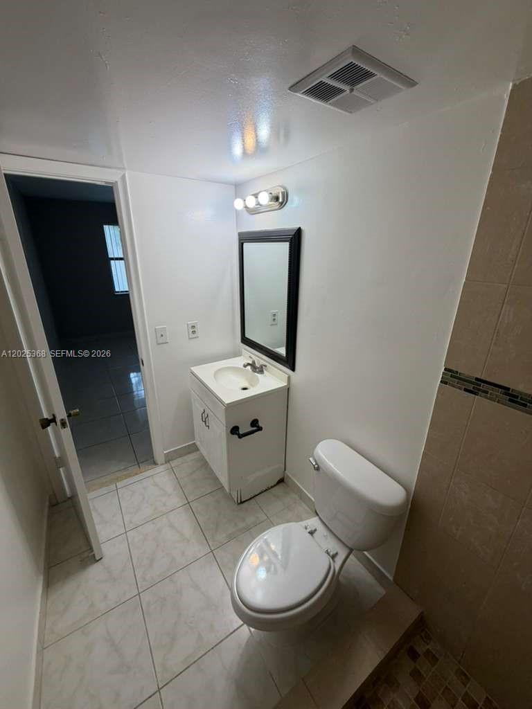 LAGO GRANDE ONE CONDO - Residential Lease