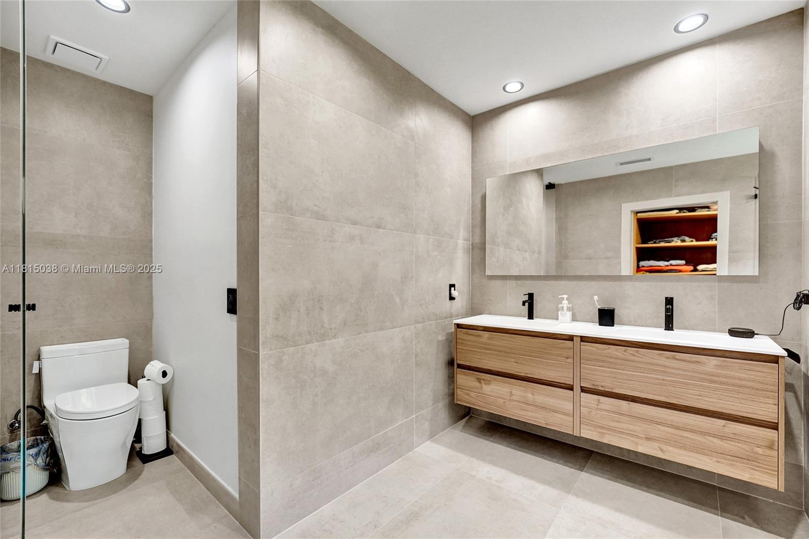 HIGHLAND LAKES SEC 2 - Residential