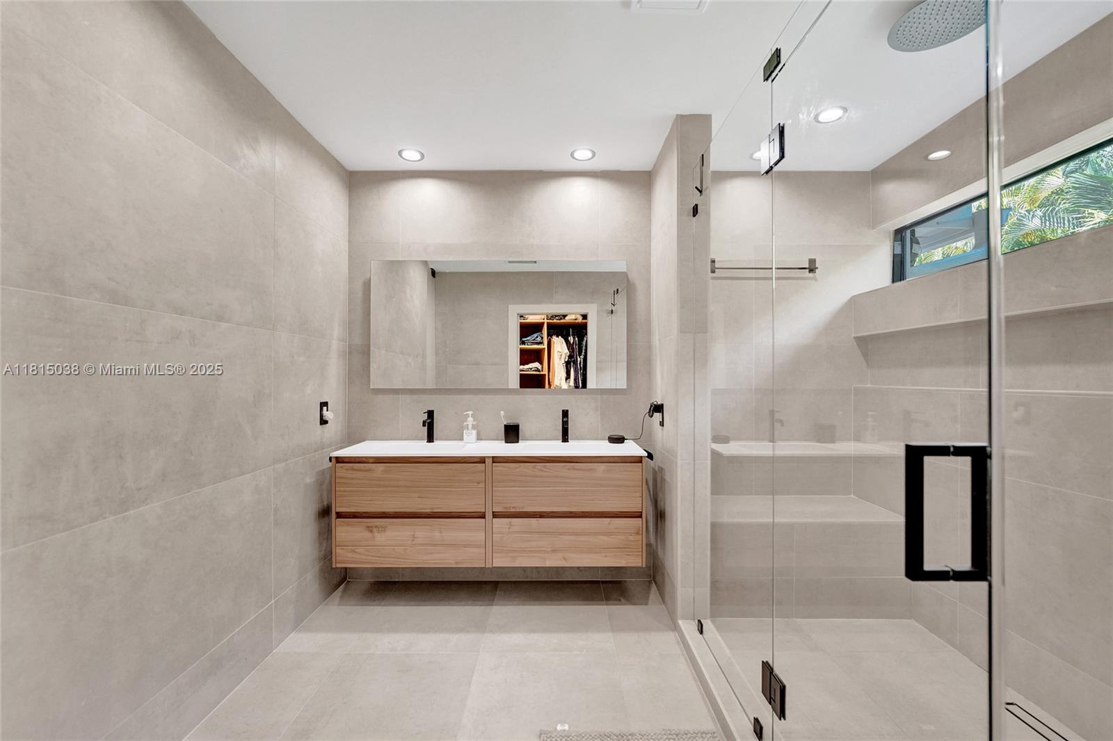 HIGHLAND LAKES SEC 2 - Residential