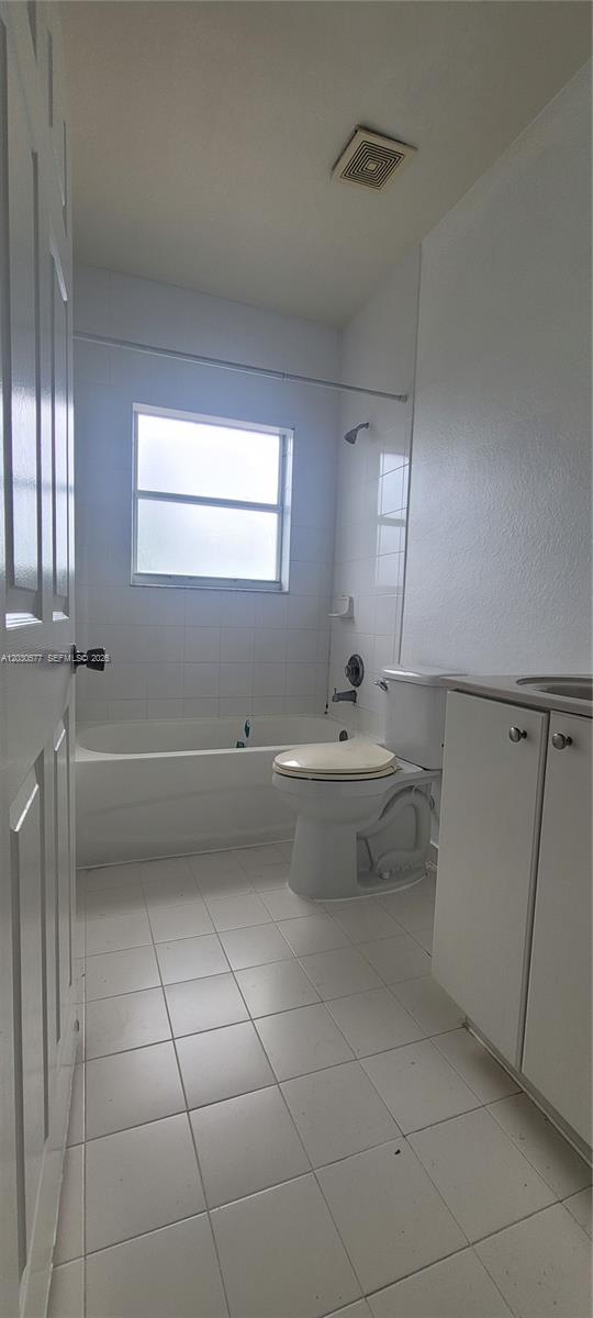 HIALEAH 3RD ADDN - Residential Lease