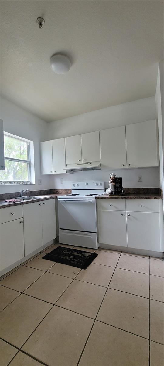 HIALEAH 3RD ADDN - Residential Lease