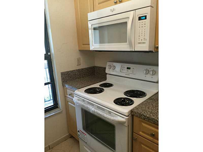 HIGHLANDS KENDALE LK COND - Residential Lease
