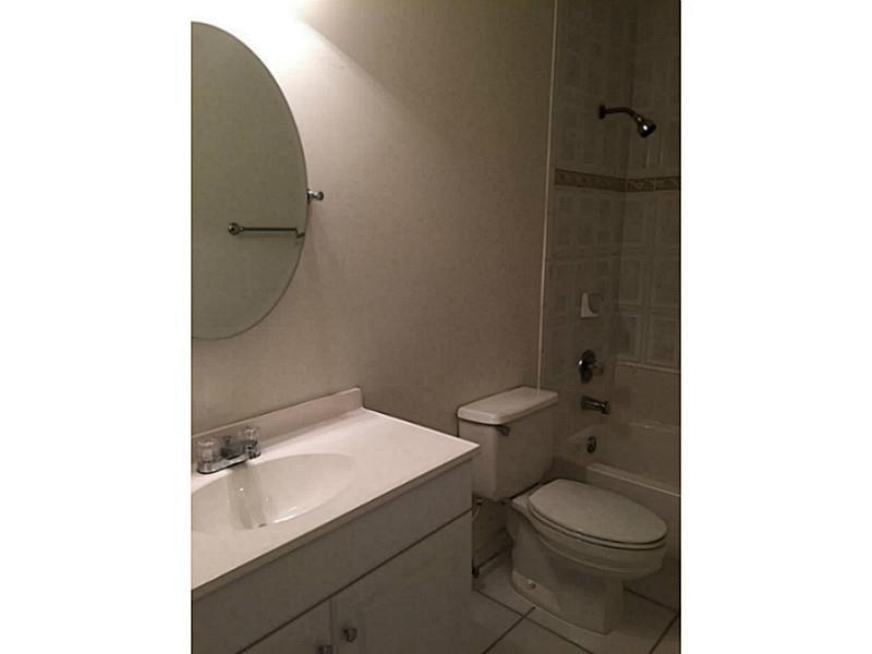HIGHLANDS KENDALE LK COND - Residential Lease