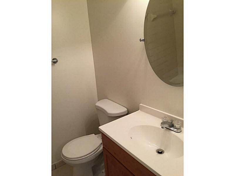 HIGHLANDS KENDALE LK COND - Residential Lease