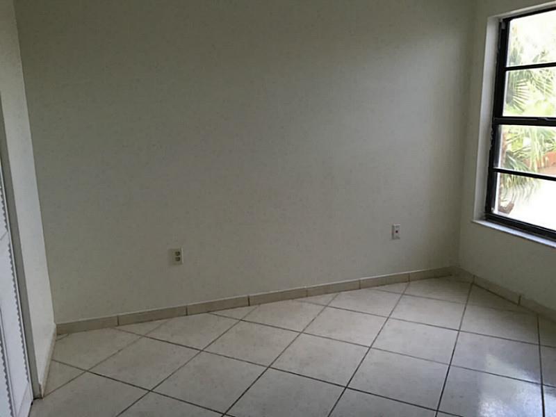 HIGHLANDS KENDALE LK COND - Residential Lease