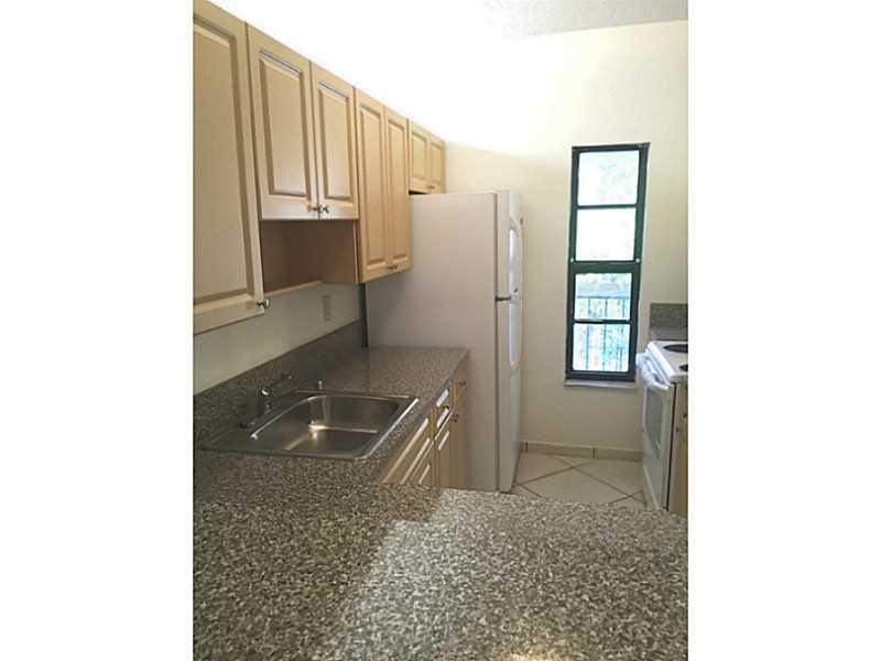 HIGHLANDS KENDALE LK COND - Residential Lease