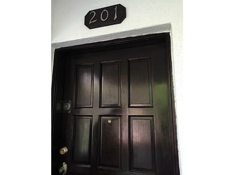 HIGHLANDS KENDALE LK COND - Residential Lease