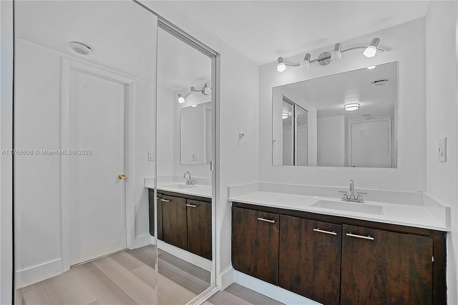 MANATEE CONDO - Residential Lease