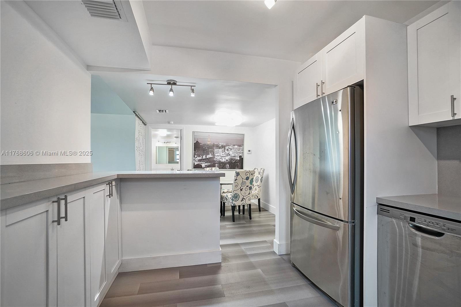 MANATEE CONDO - Residential Lease