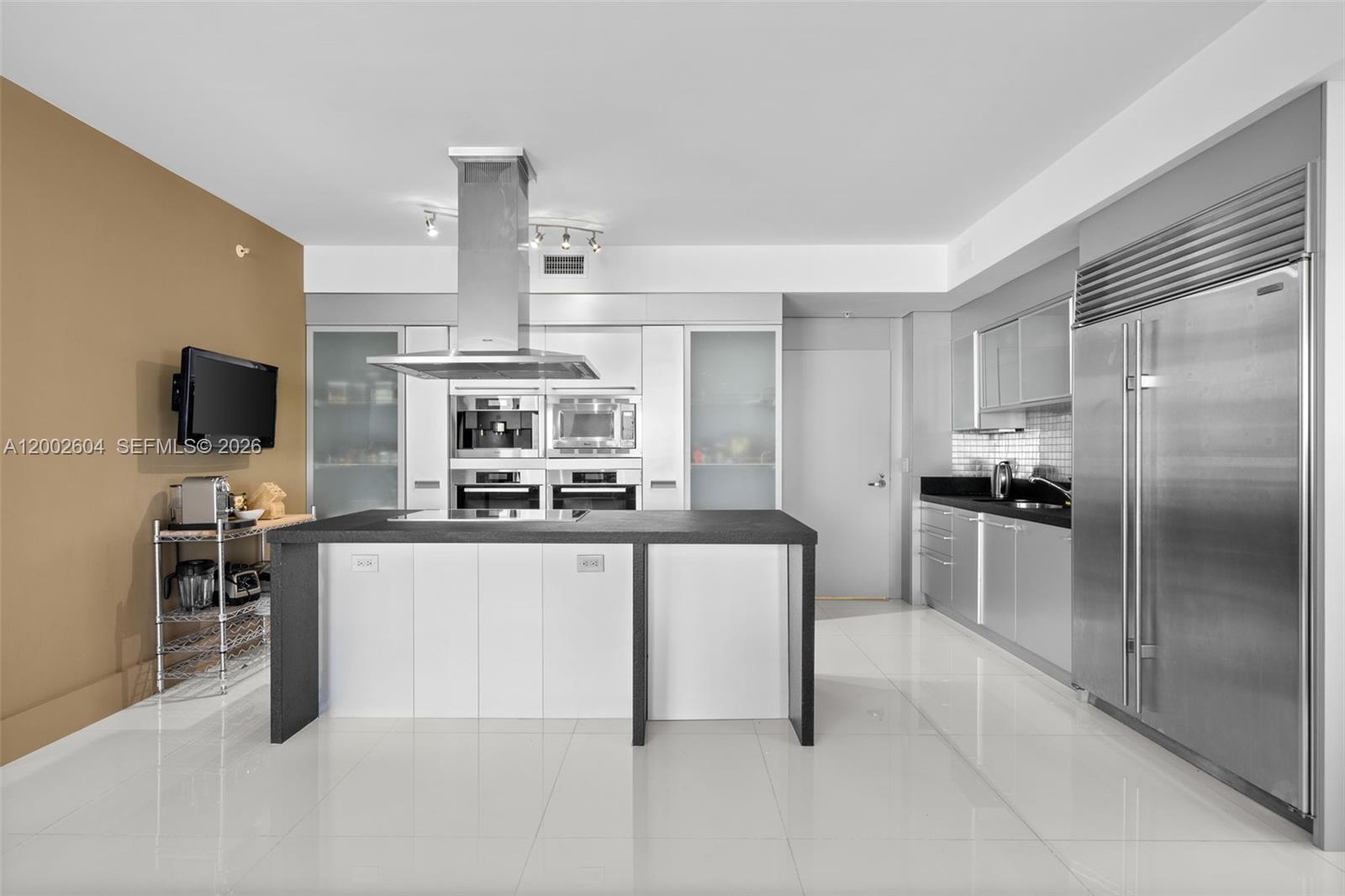 TRUMP ROYALE CONDO - Residential