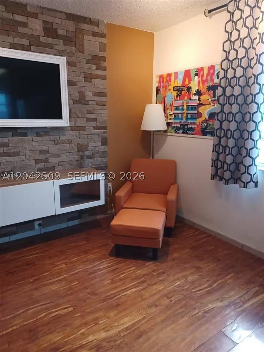 713 COLLINS CONDO - Residential Lease