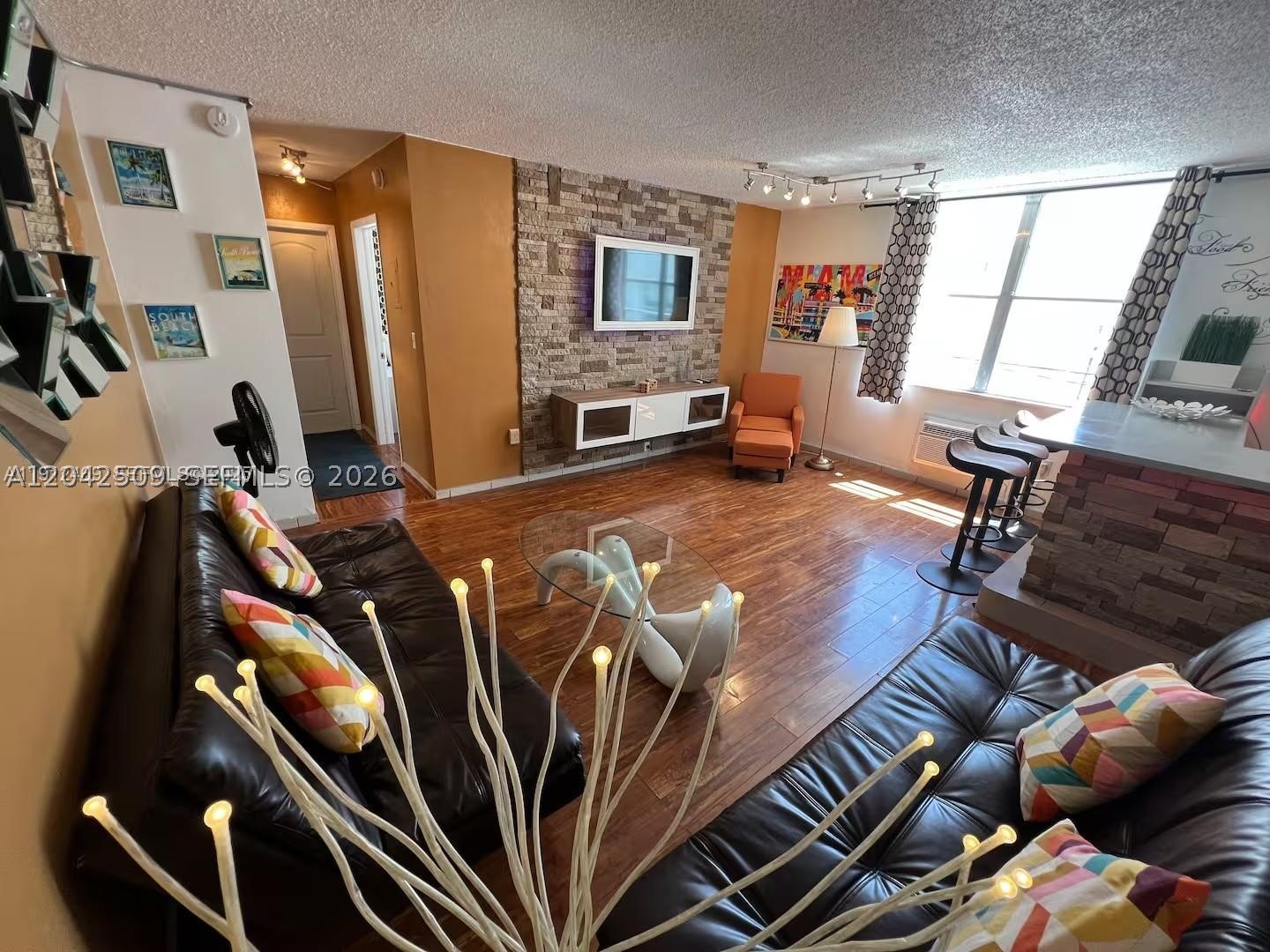 713 COLLINS CONDO - Residential Lease