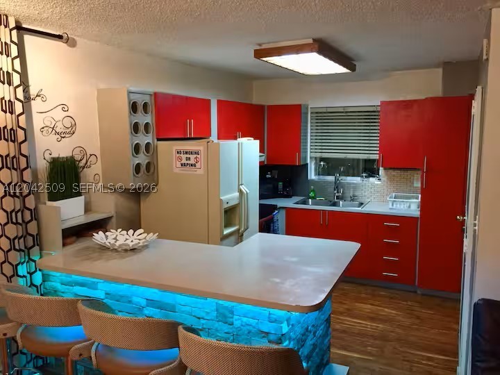 713 COLLINS CONDO - Residential Lease