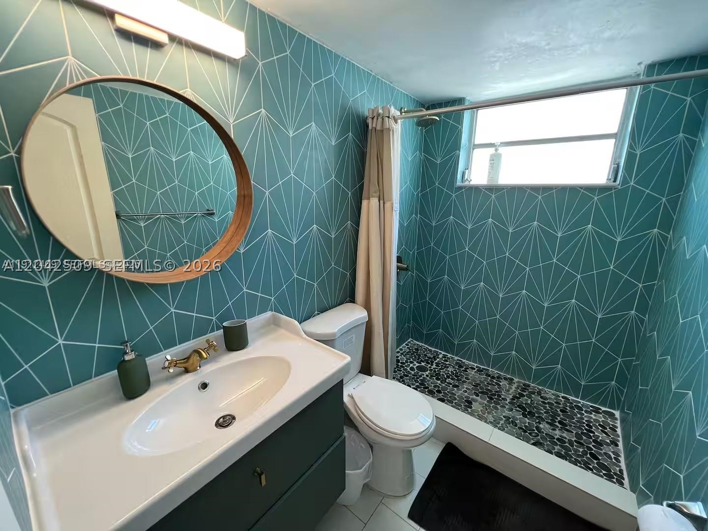 713 COLLINS CONDO - Residential Lease
