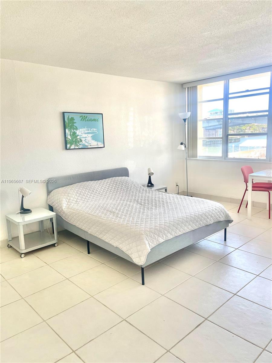 IMPERIAL TOWERS CONDO - Residential