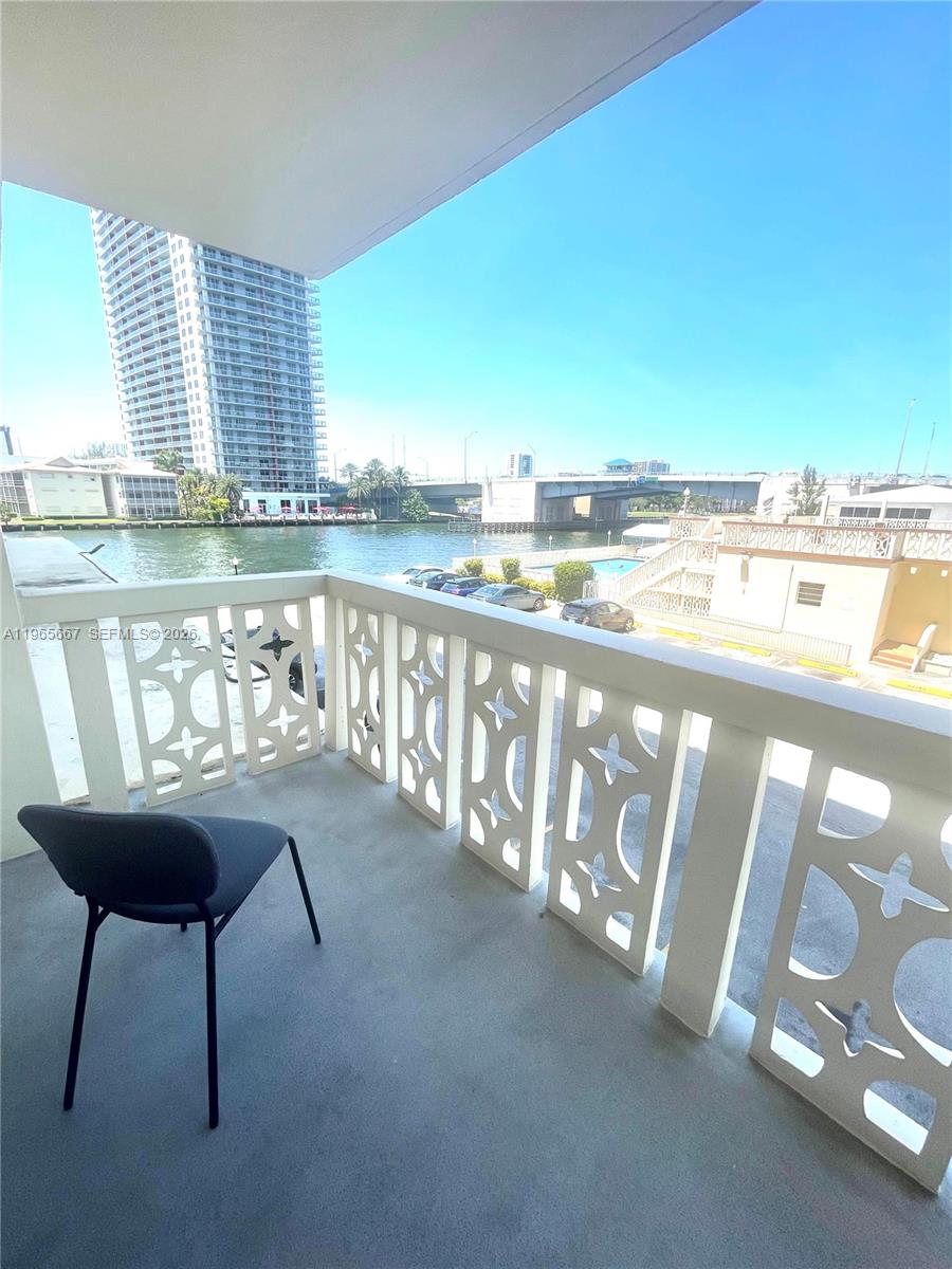 IMPERIAL TOWERS CONDO - Residential
