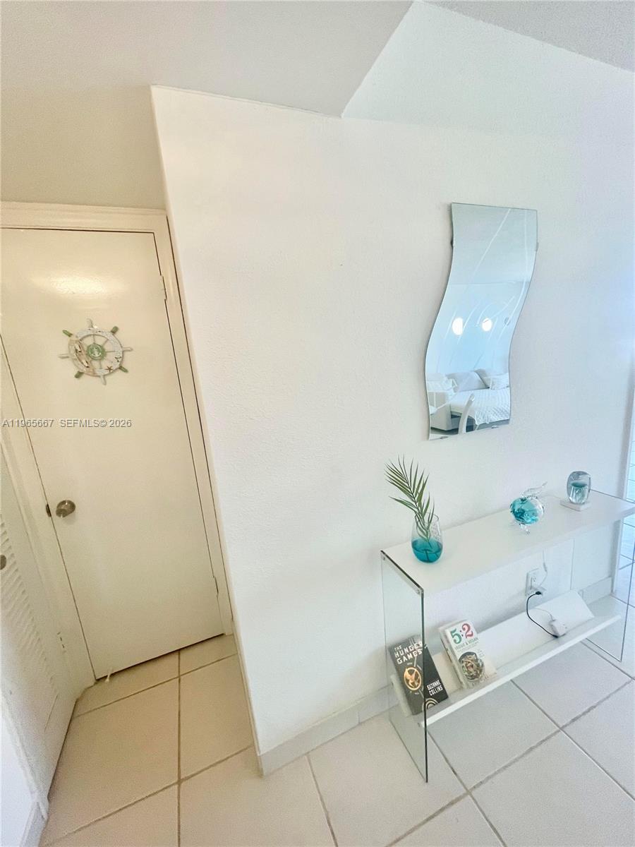 IMPERIAL TOWERS CONDO - Residential