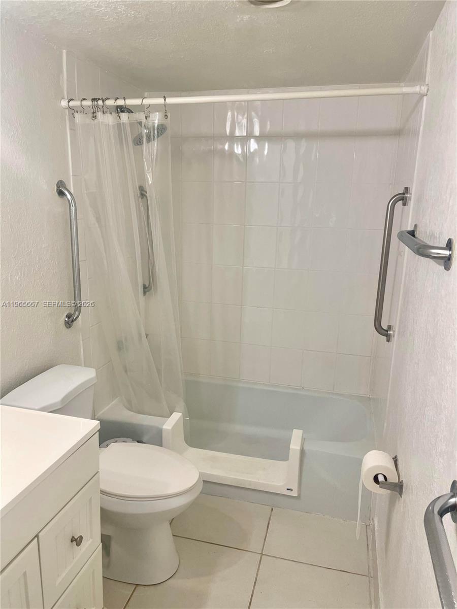 IMPERIAL TOWERS CONDO - Residential