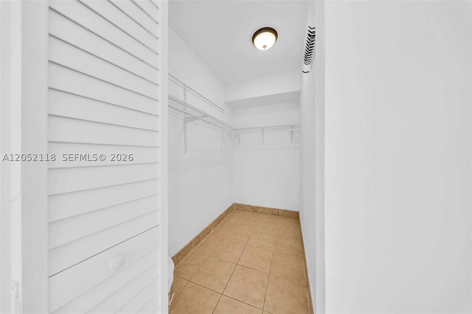 FONTAINEBLEAU GARDENS CON - Residential Lease