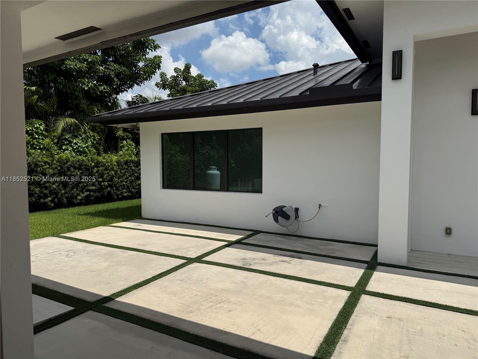 SUB OF PB 3-169 - Residential