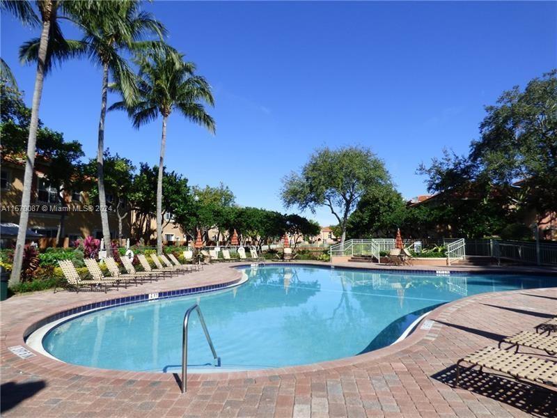 VILLAS AT HARBOR ISLES CO - Residential Lease