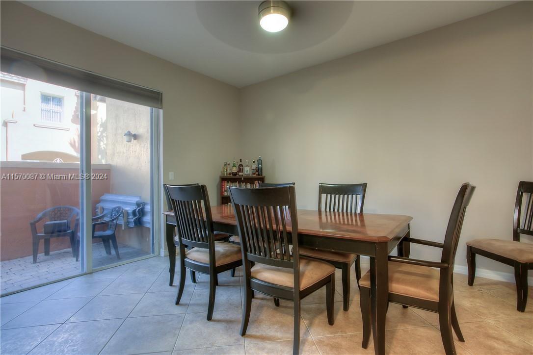 VILLAS AT HARBOR ISLES CO - Residential Lease