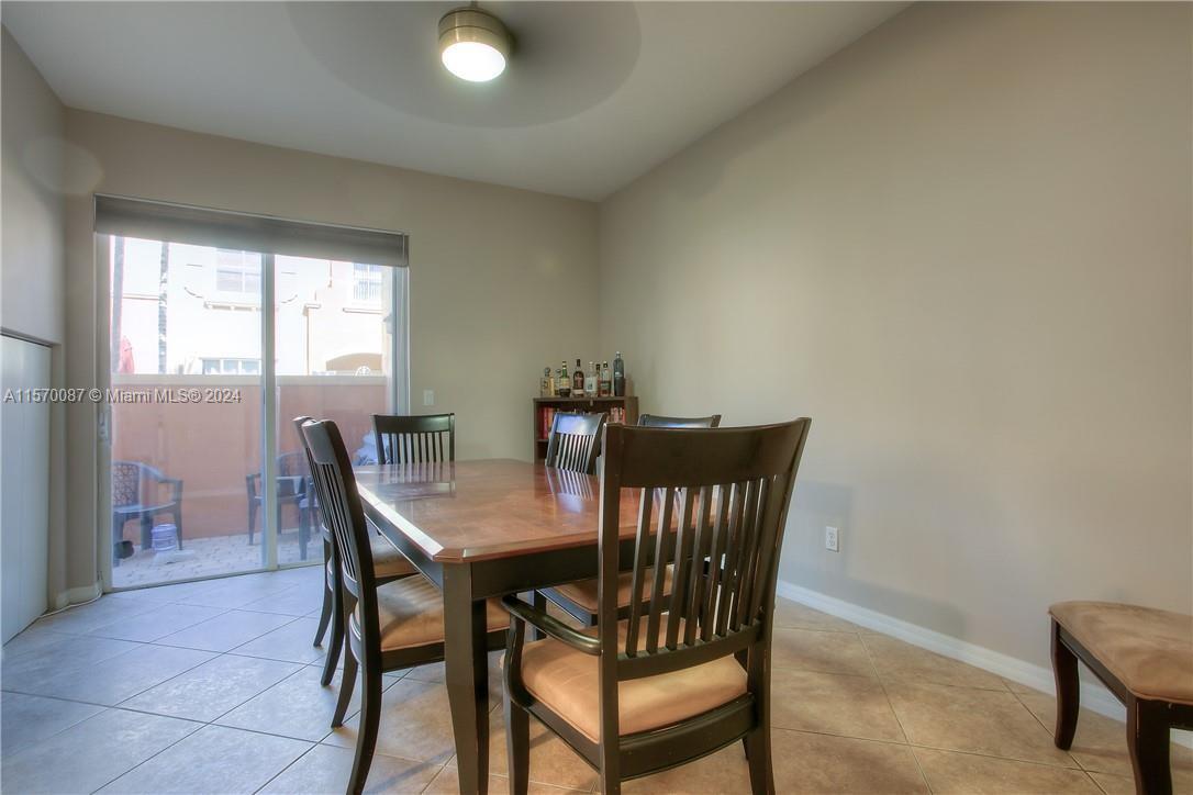 VILLAS AT HARBOR ISLES CO - Residential Lease