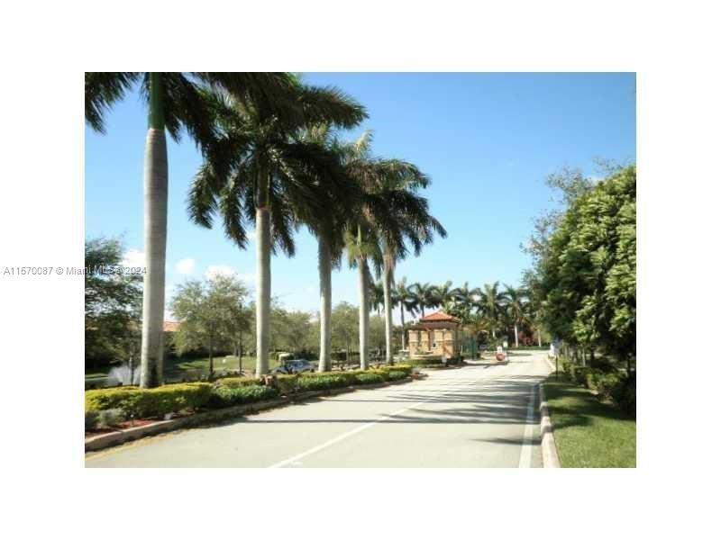 VILLAS AT HARBOR ISLES CO - Residential Lease
