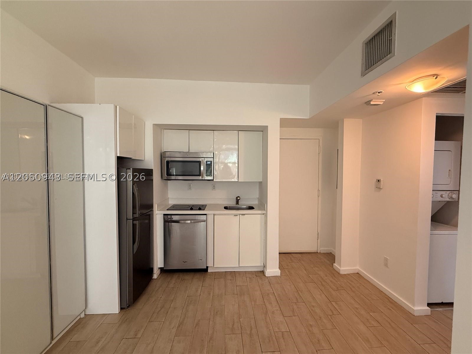 EMILY CONDO - Residential Lease
