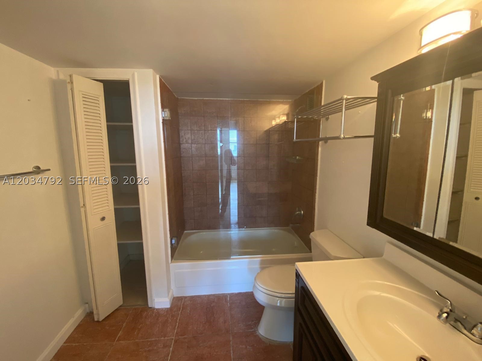 WATERSIDE TOWERS CONDO - Residential