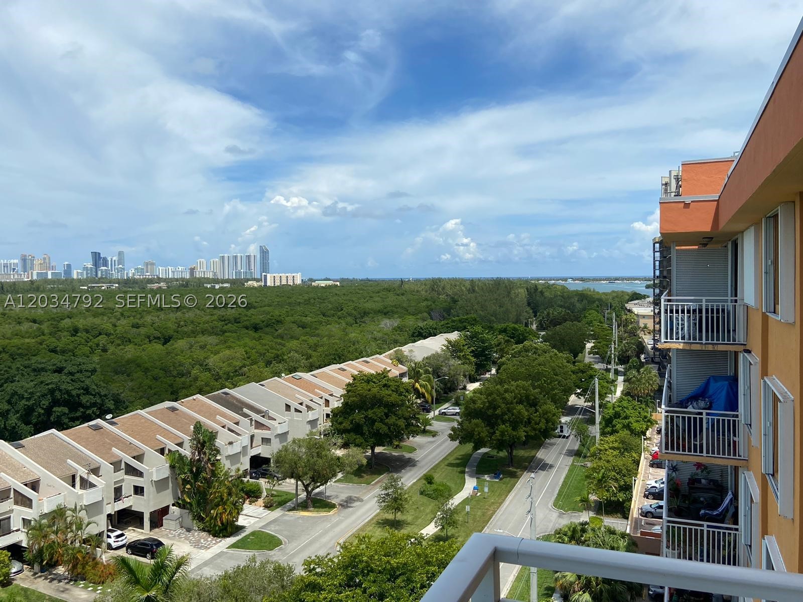 WATERSIDE TOWERS CONDO - Residential