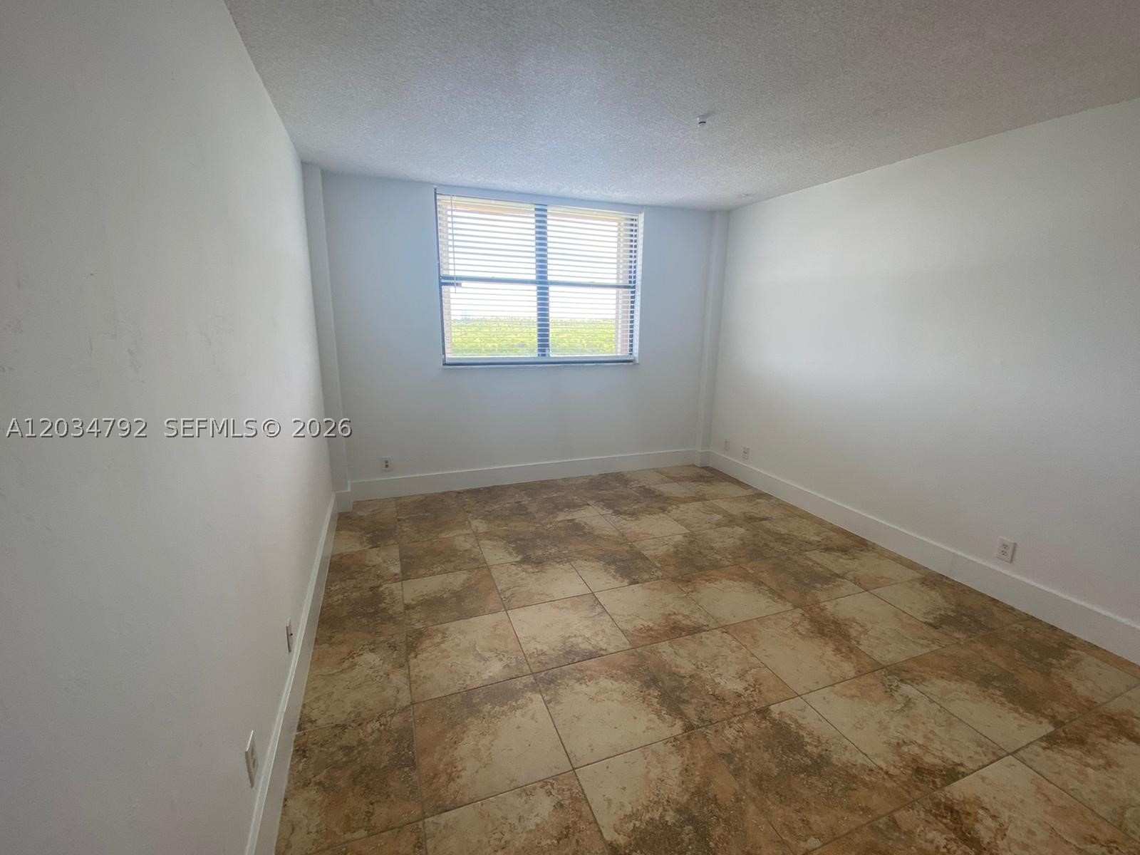 WATERSIDE TOWERS CONDO - Residential
