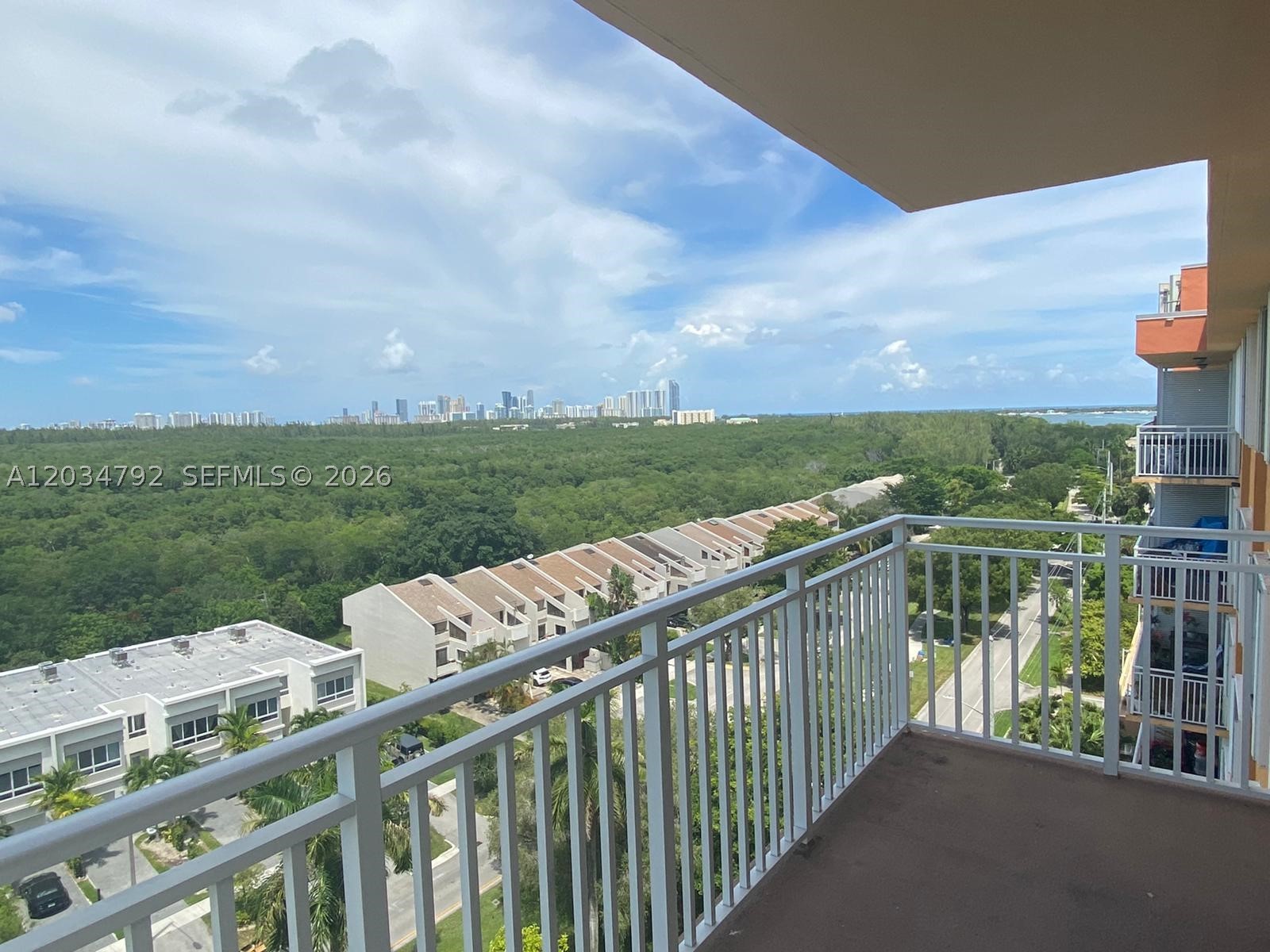 WATERSIDE TOWERS CONDO - Residential