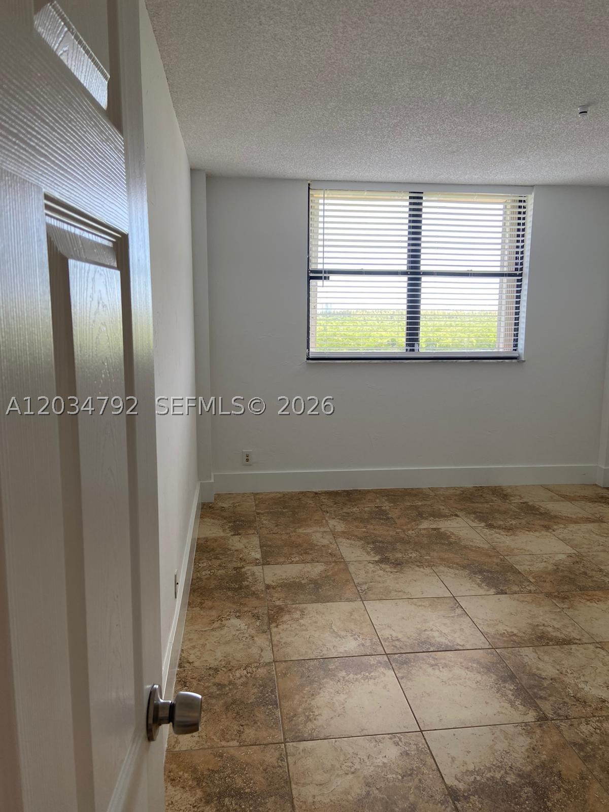 WATERSIDE TOWERS CONDO - Residential