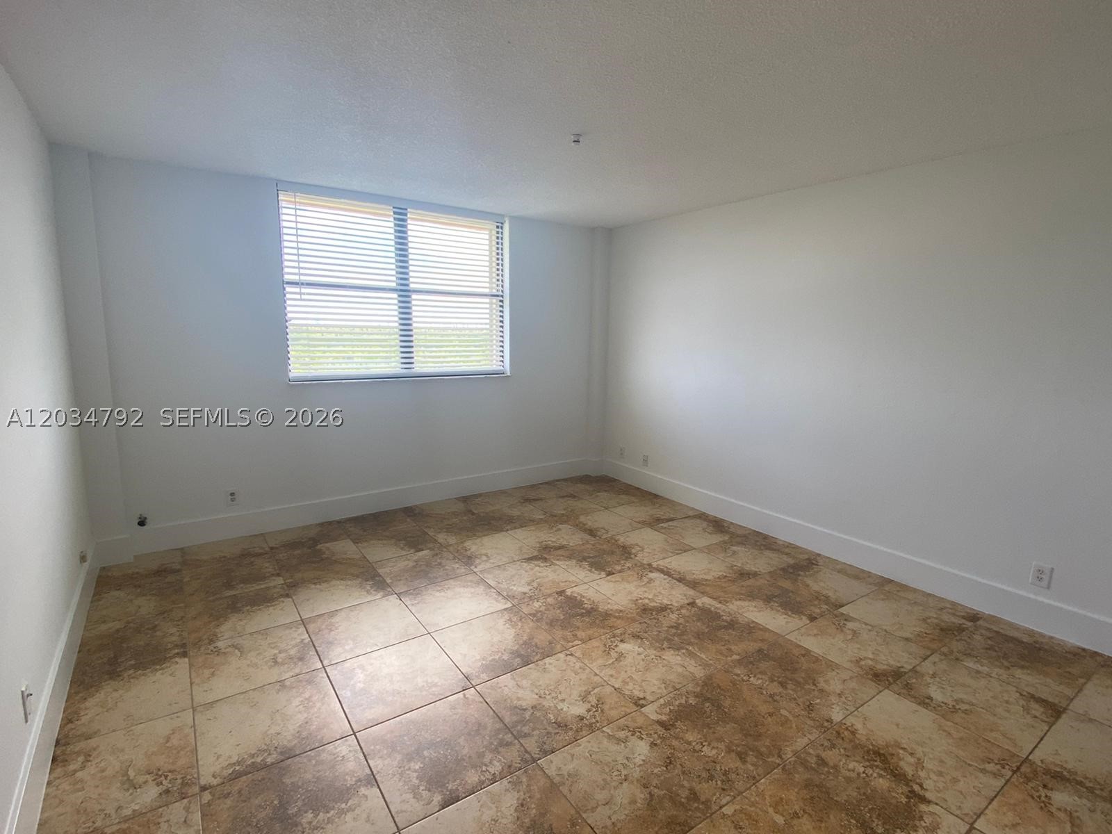 WATERSIDE TOWERS CONDO - Residential