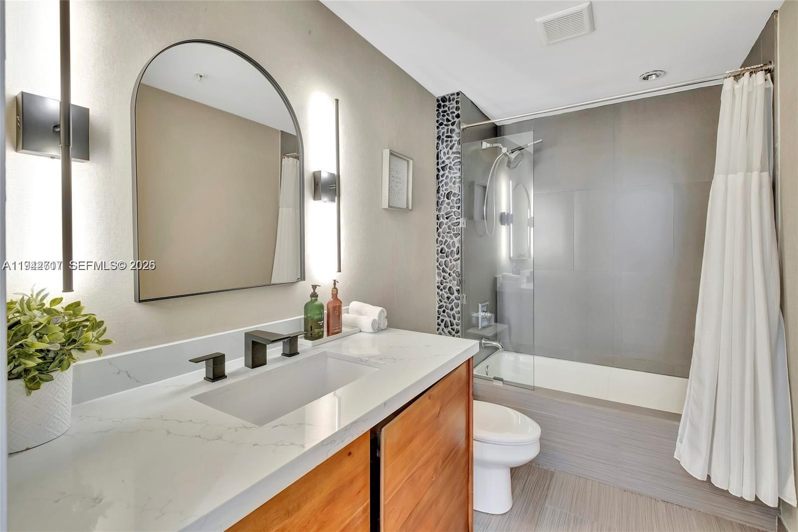 IOS ON THE BAY CONDO - Residential