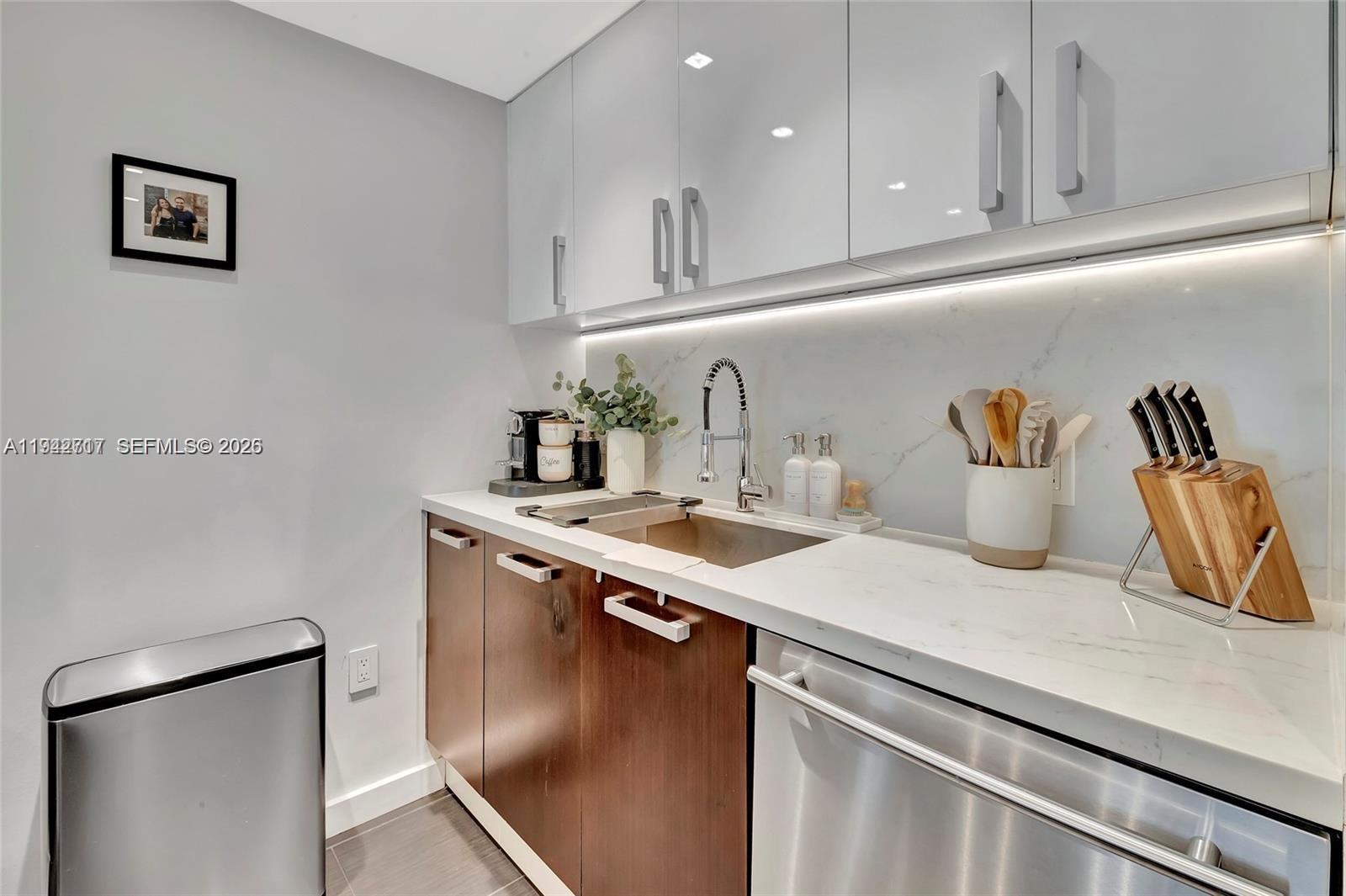 IOS ON THE BAY CONDO - Residential