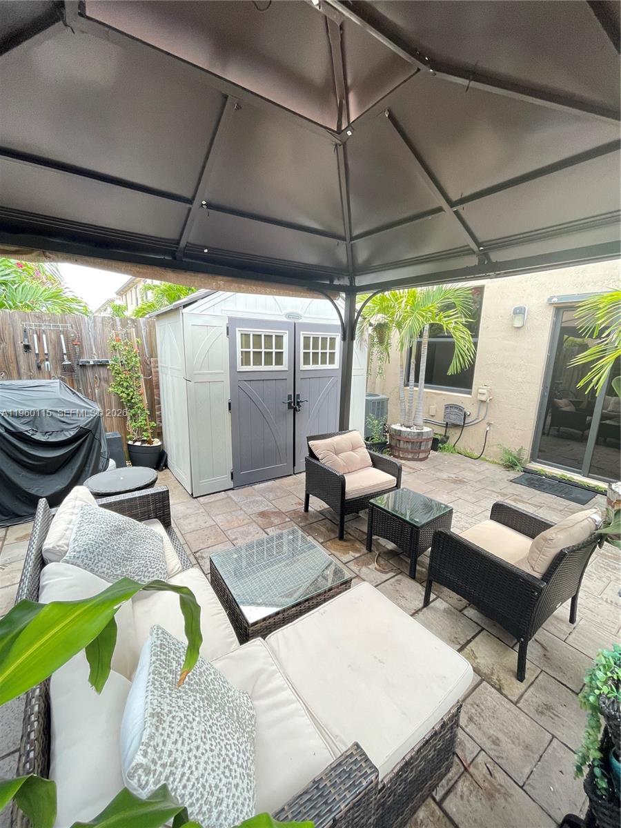 COCO PALM ESTATES - Residential Lease