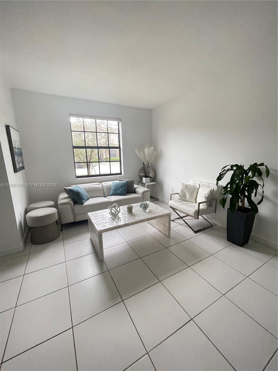 COCO PALM ESTATES - Residential Lease