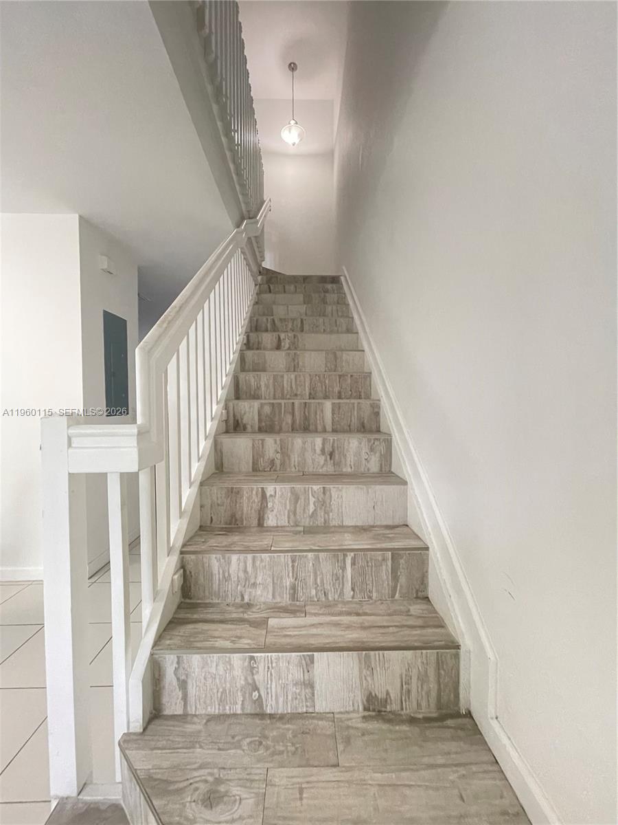 COCO PALM ESTATES - Residential Lease