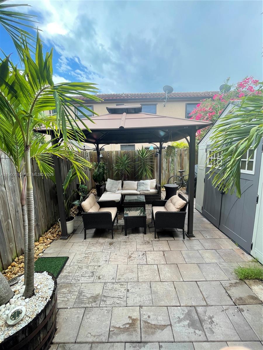 COCO PALM ESTATES - Residential Lease