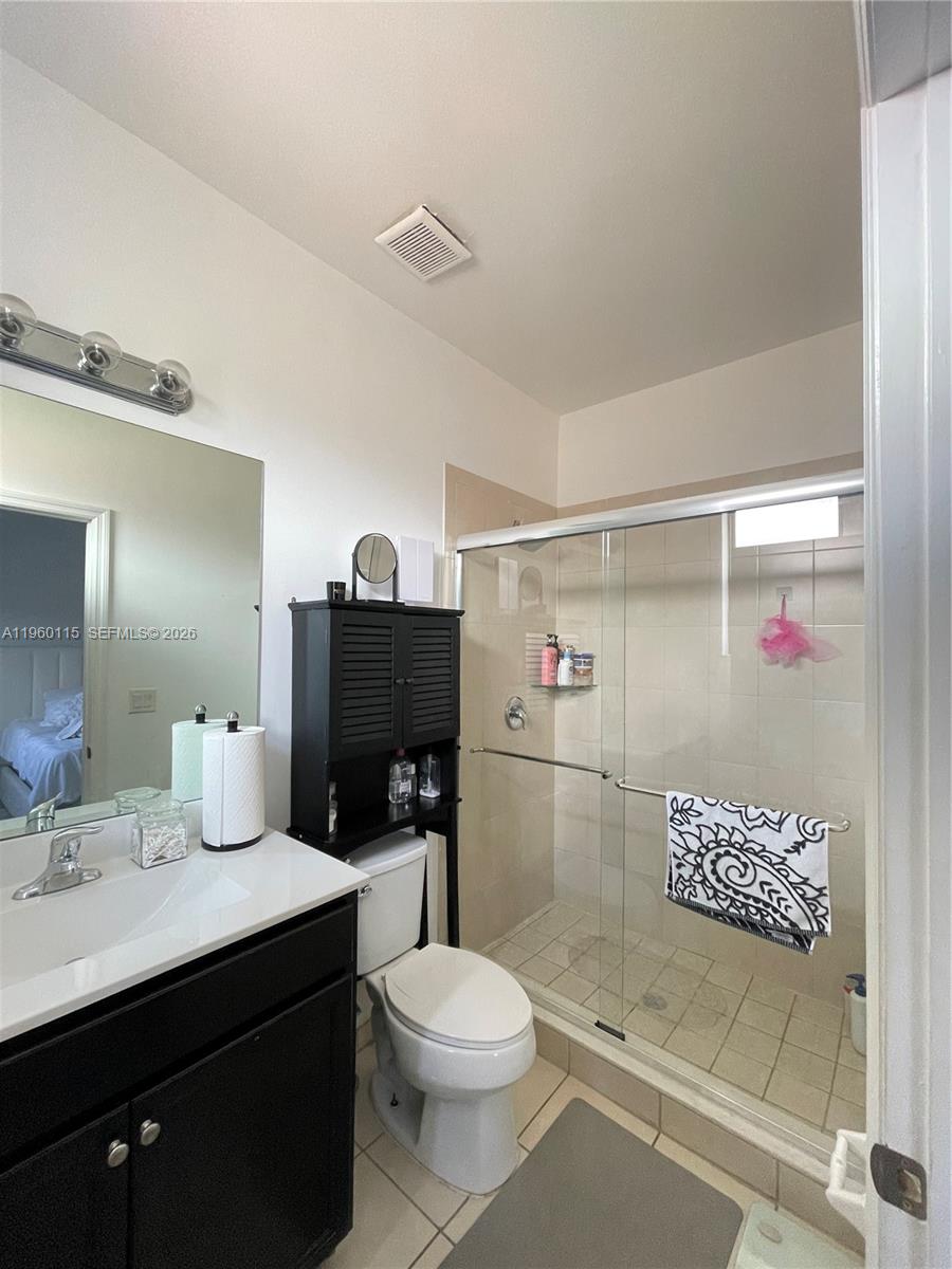 COCO PALM ESTATES - Residential Lease
