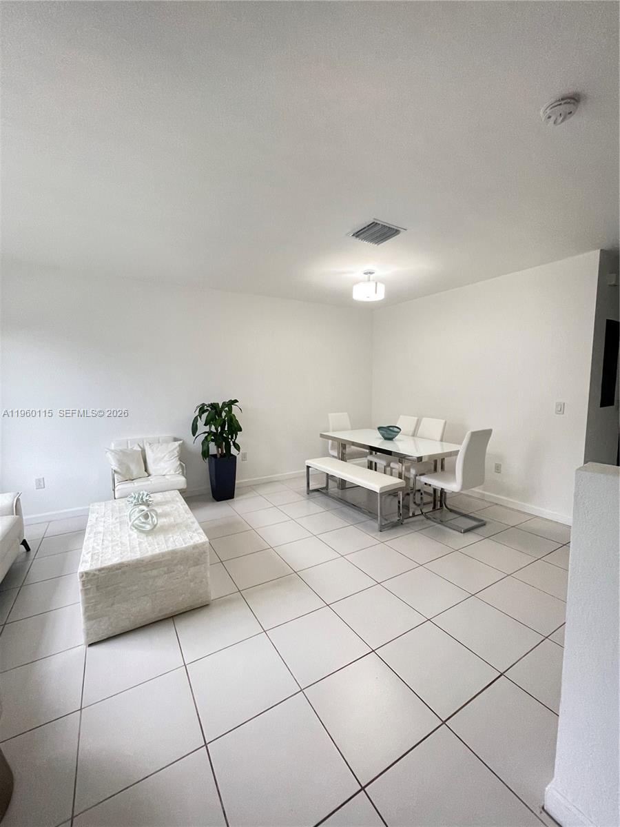COCO PALM ESTATES - Residential Lease