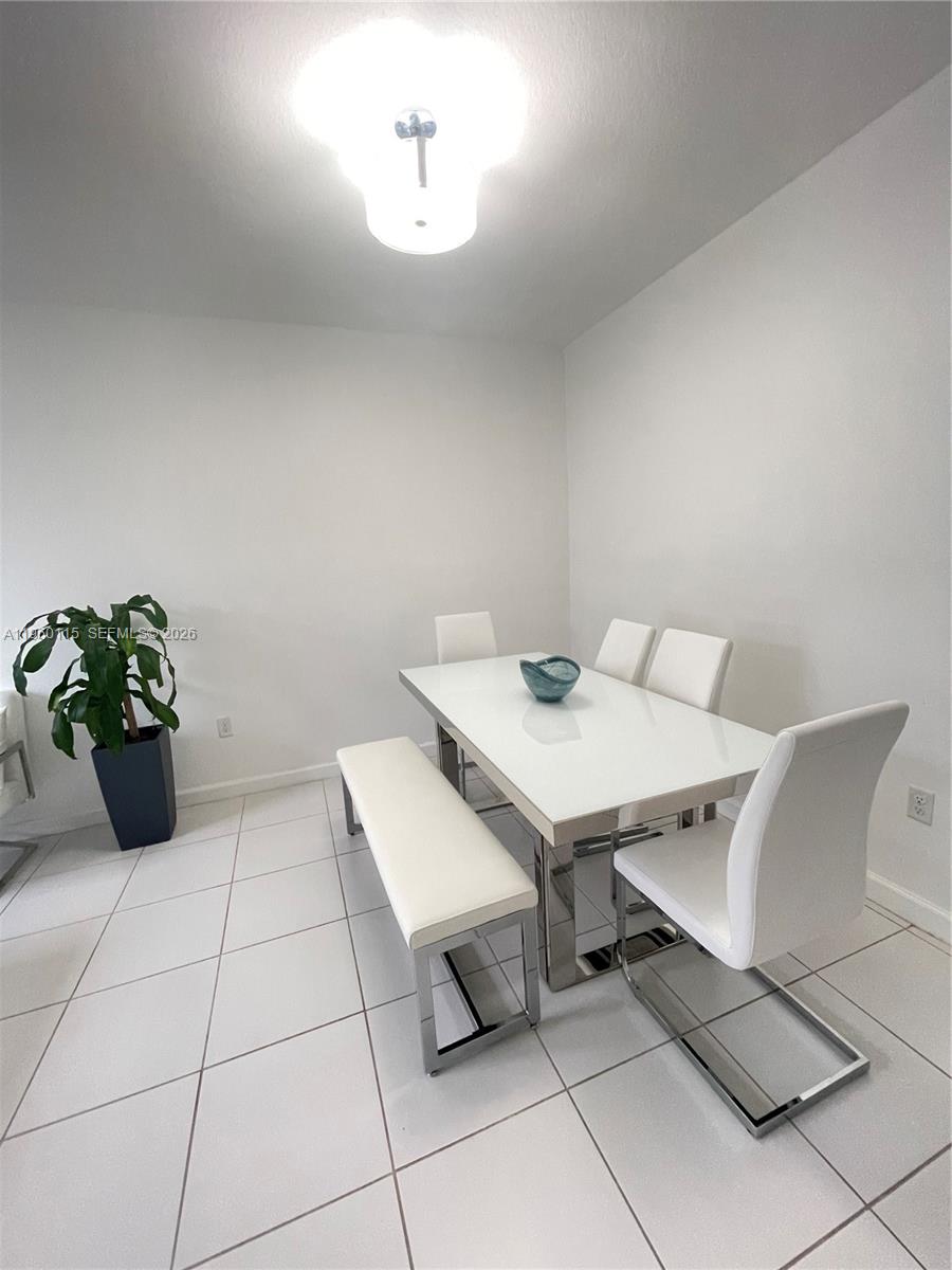 COCO PALM ESTATES - Residential Lease